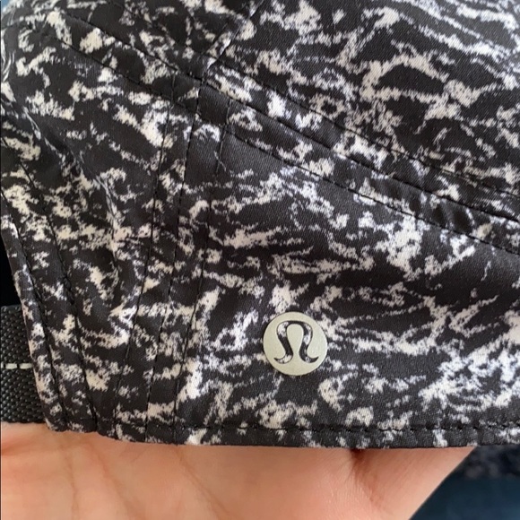 Lululemon hat - Picture 2 of 3